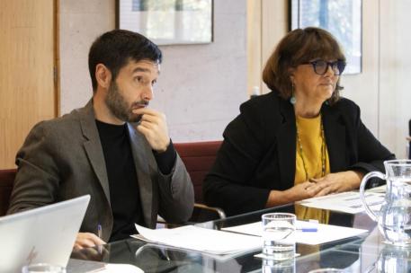 El ministro Pablo Bustinduy junto a Mayte Sancho, directora general del Imserso