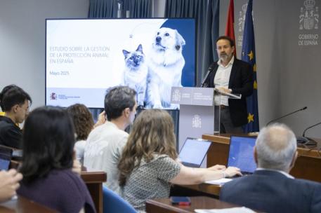 José Ramón Becerra durante la presentación