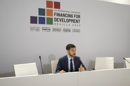 Bustinduy durante su participación en la cumbre