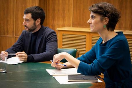 Bustinduy y Rosa Martínez durante un acto
