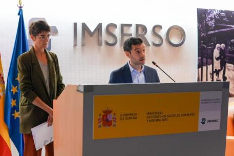Bustinduy y Rosa Martínez durante un acto