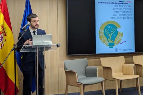 el ministro Bustinduy durante una intervención