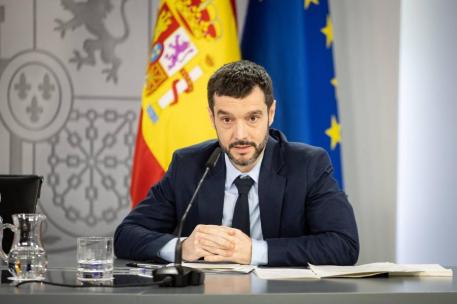 Bustinduy durante un consejo de ministros