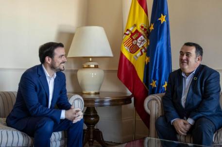reunión entre ministro de Consumo y Alto Comisionado
