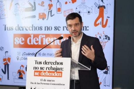 Bustinduy marca prioridades para proteger a los consumidores de los efectos de la guerra: escudo energético, intervenir en vivienda y regular los márgenes de las grandes empresas